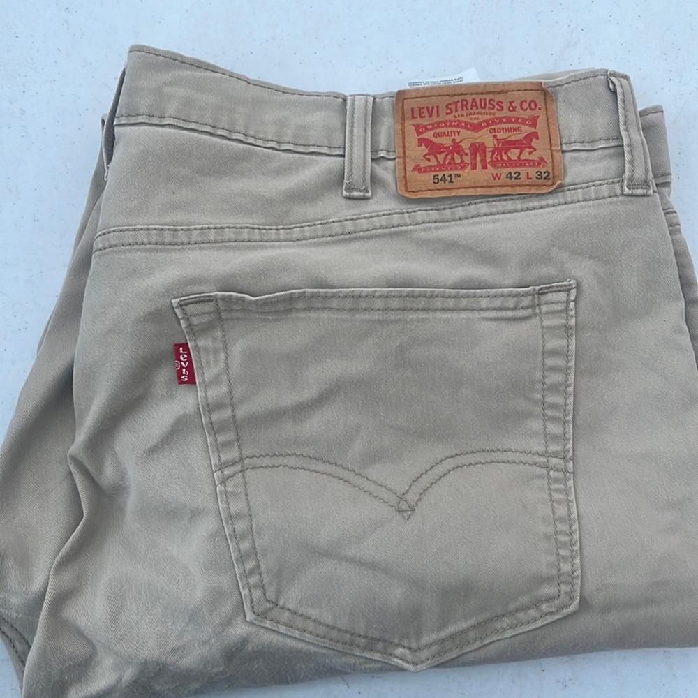 Levi’s 541 Khaki